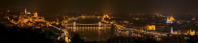 1280px-Panoramic_view_of_Budapest_2014